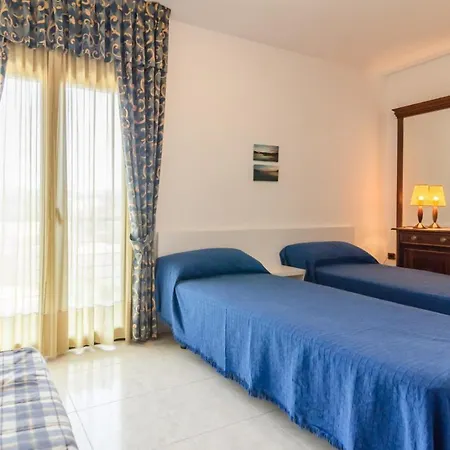 Club Villamar - Comodo Villa